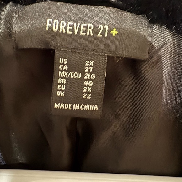 Forever 21 Black Teddy Jacket - Picture 2 of 2